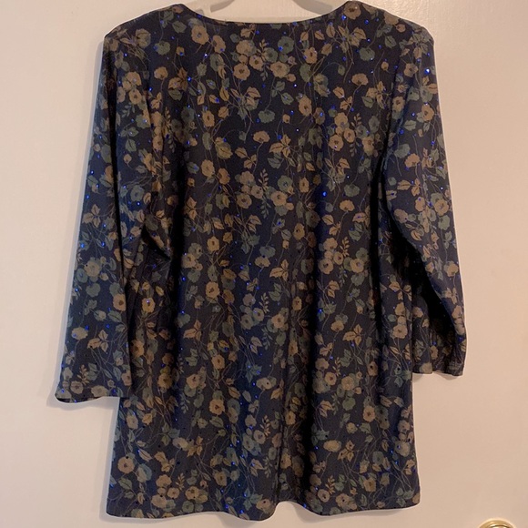 Susan Graver Blouse. Made in USA. Small - Picture 4 of 6